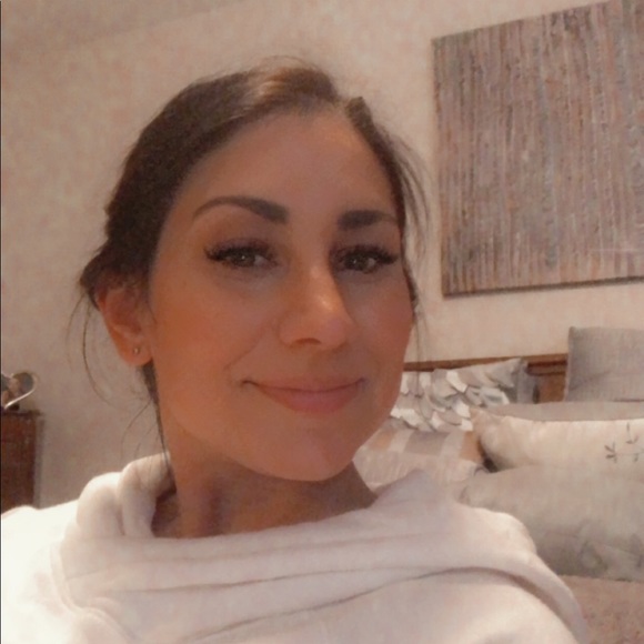 Meet your Posher, Cortny - Picture 1 of 1